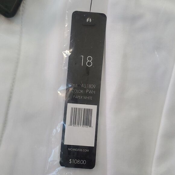 NIC+ZOE Nic+Zoe Perfect Short - Picture 6 of 8